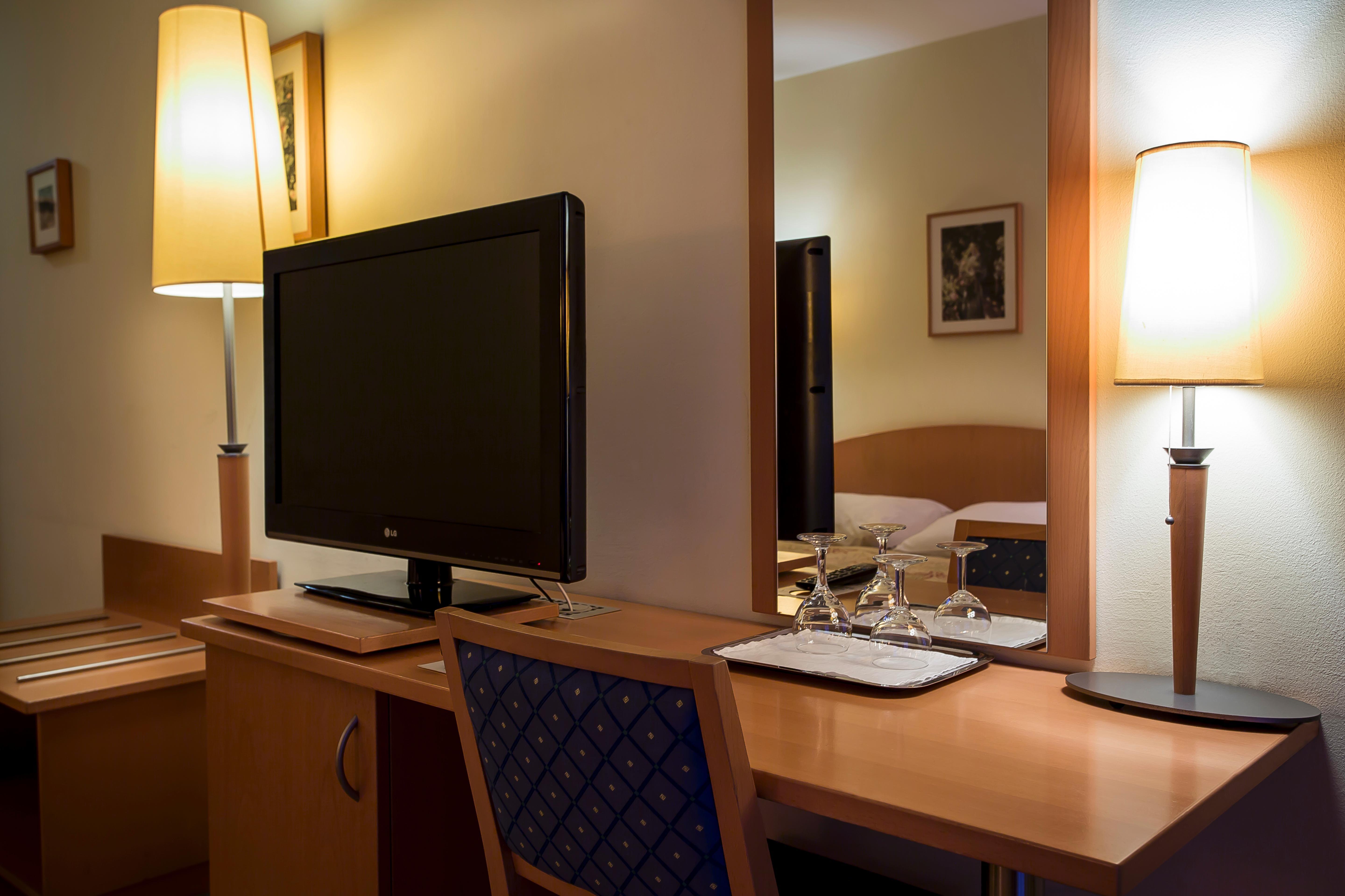 คอร์วิน โฮเทล บูดาเปสต์ - ซิสซิวิง Hotel ภายนอก รูปภาพ