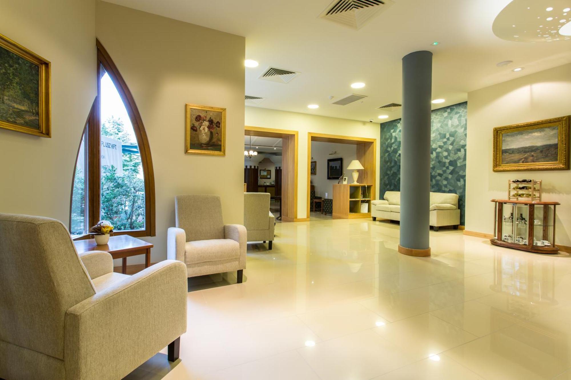 คอร์วิน โฮเทล บูดาเปสต์ - ซิสซิวิง Hotel ภายนอก รูปภาพ