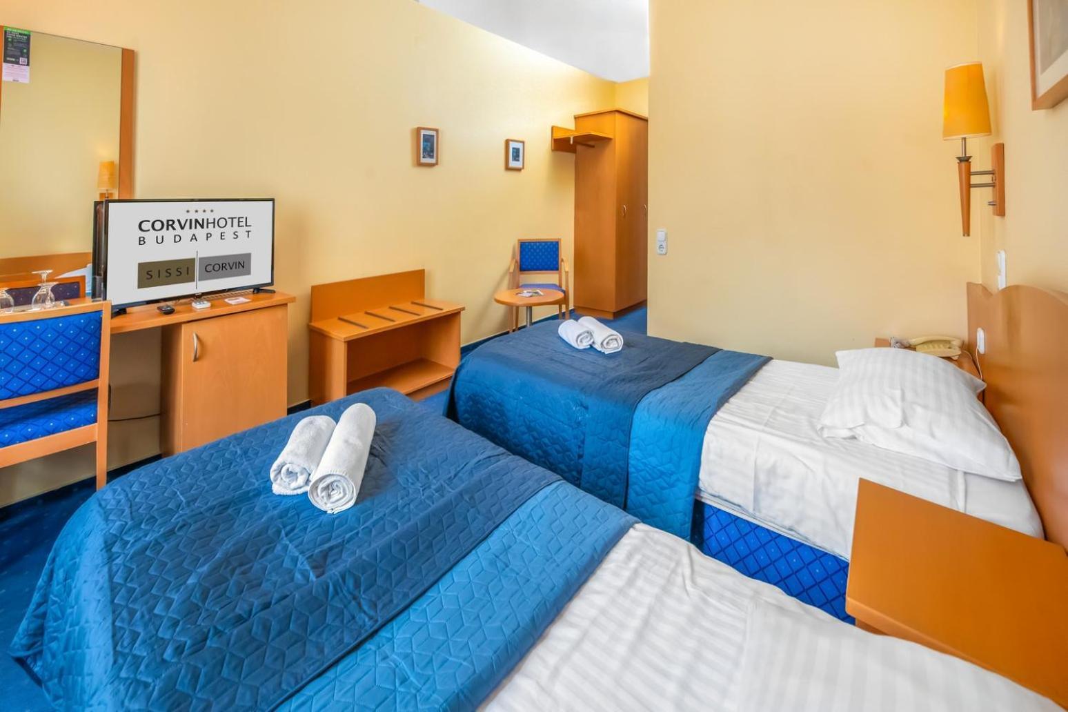คอร์วิน โฮเทล บูดาเปสต์ - ซิสซิวิง Hotel ภายนอก รูปภาพ