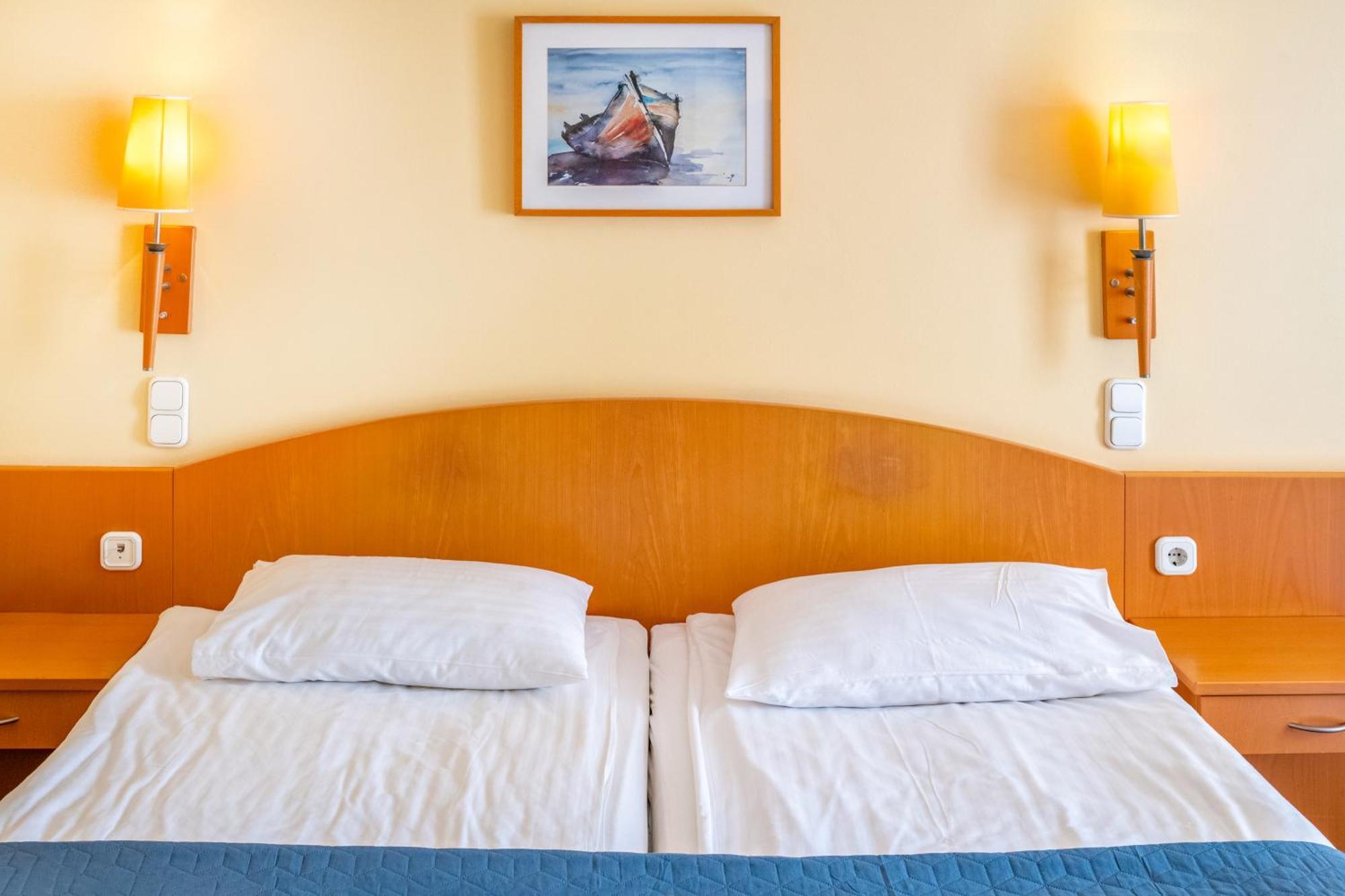 คอร์วิน โฮเทล บูดาเปสต์ - ซิสซิวิง Hotel ภายนอก รูปภาพ