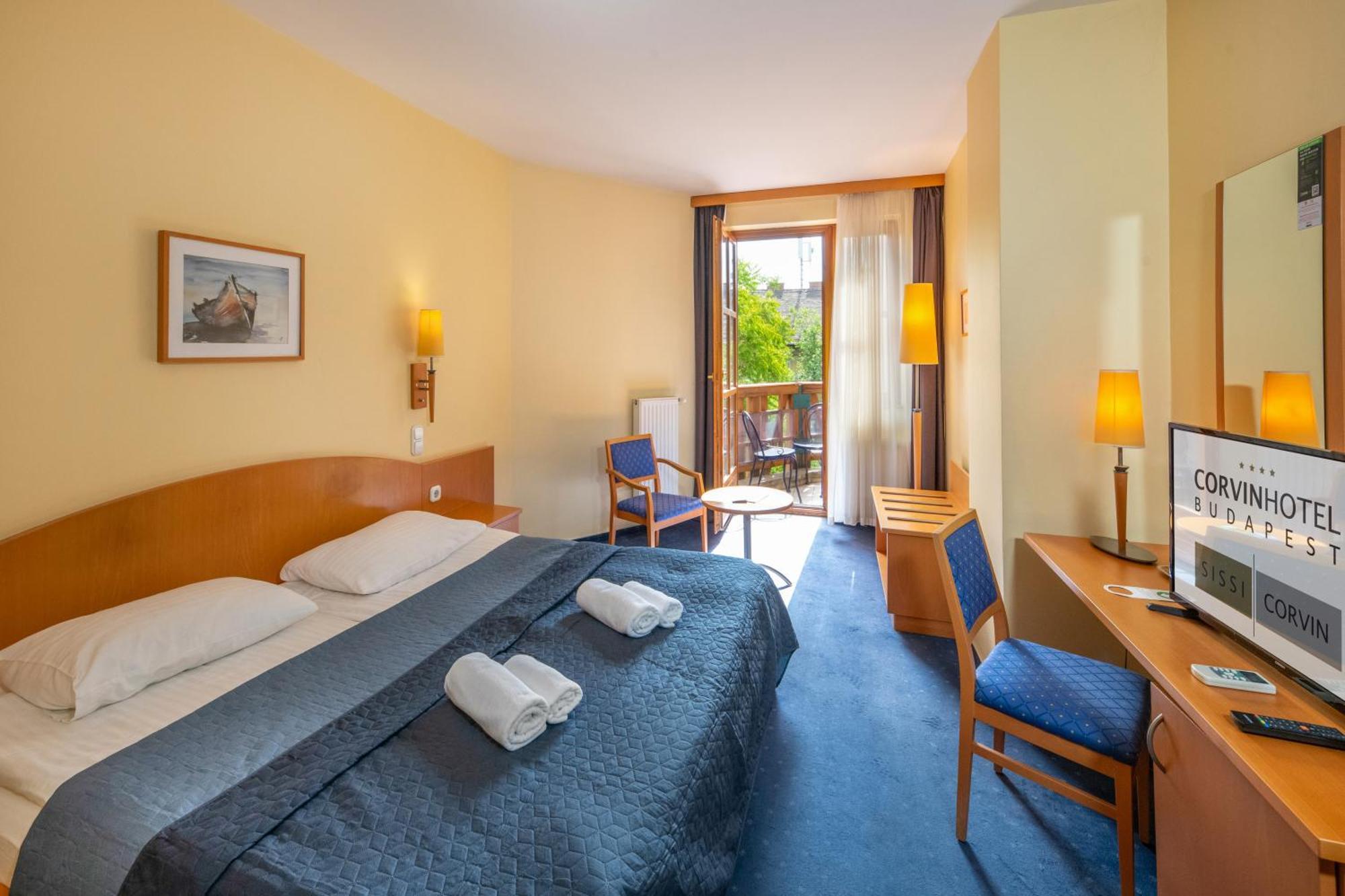 คอร์วิน โฮเทล บูดาเปสต์ - ซิสซิวิง Hotel ภายนอก รูปภาพ